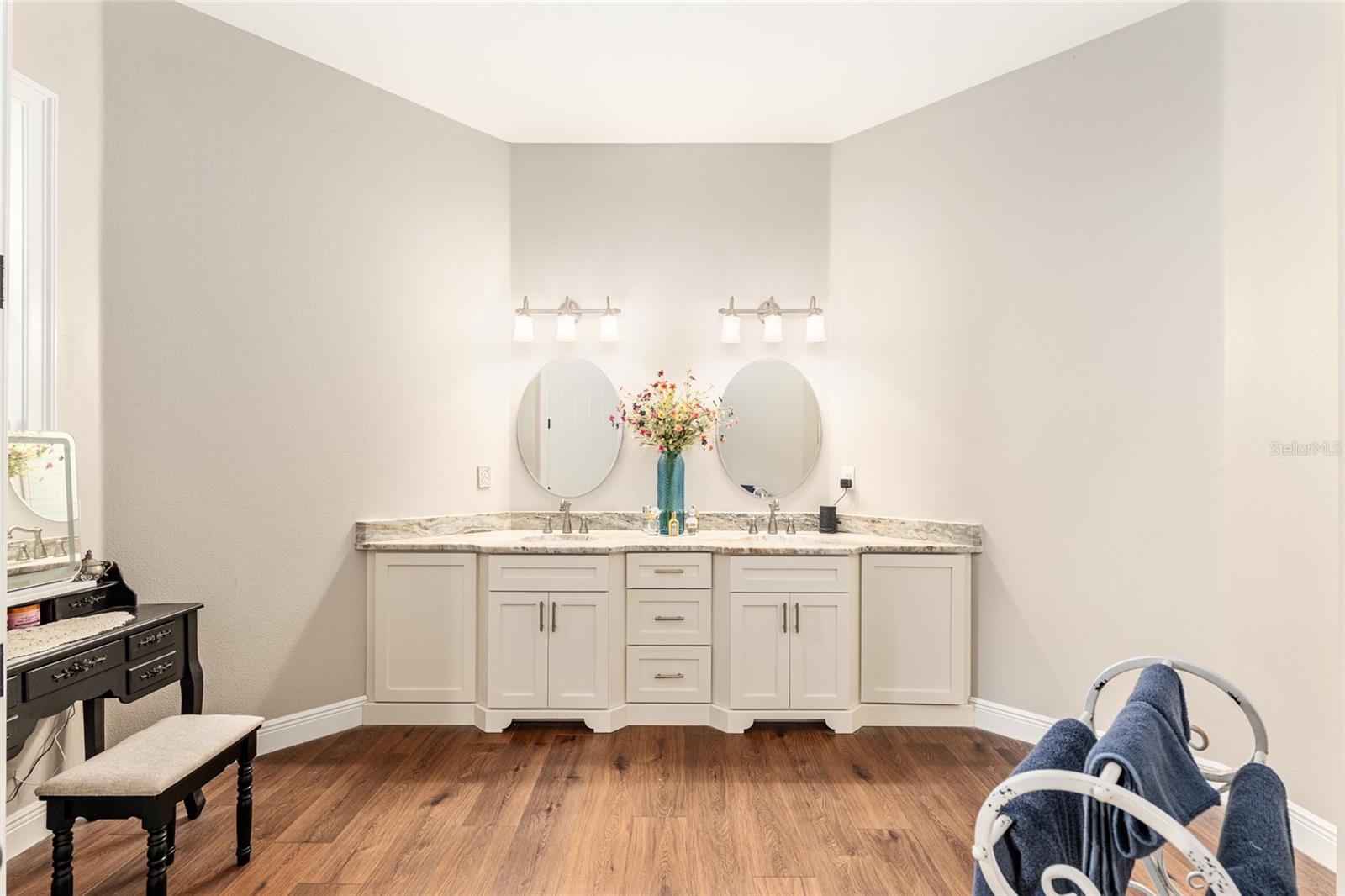 FOUNTAIN OAK - Residential