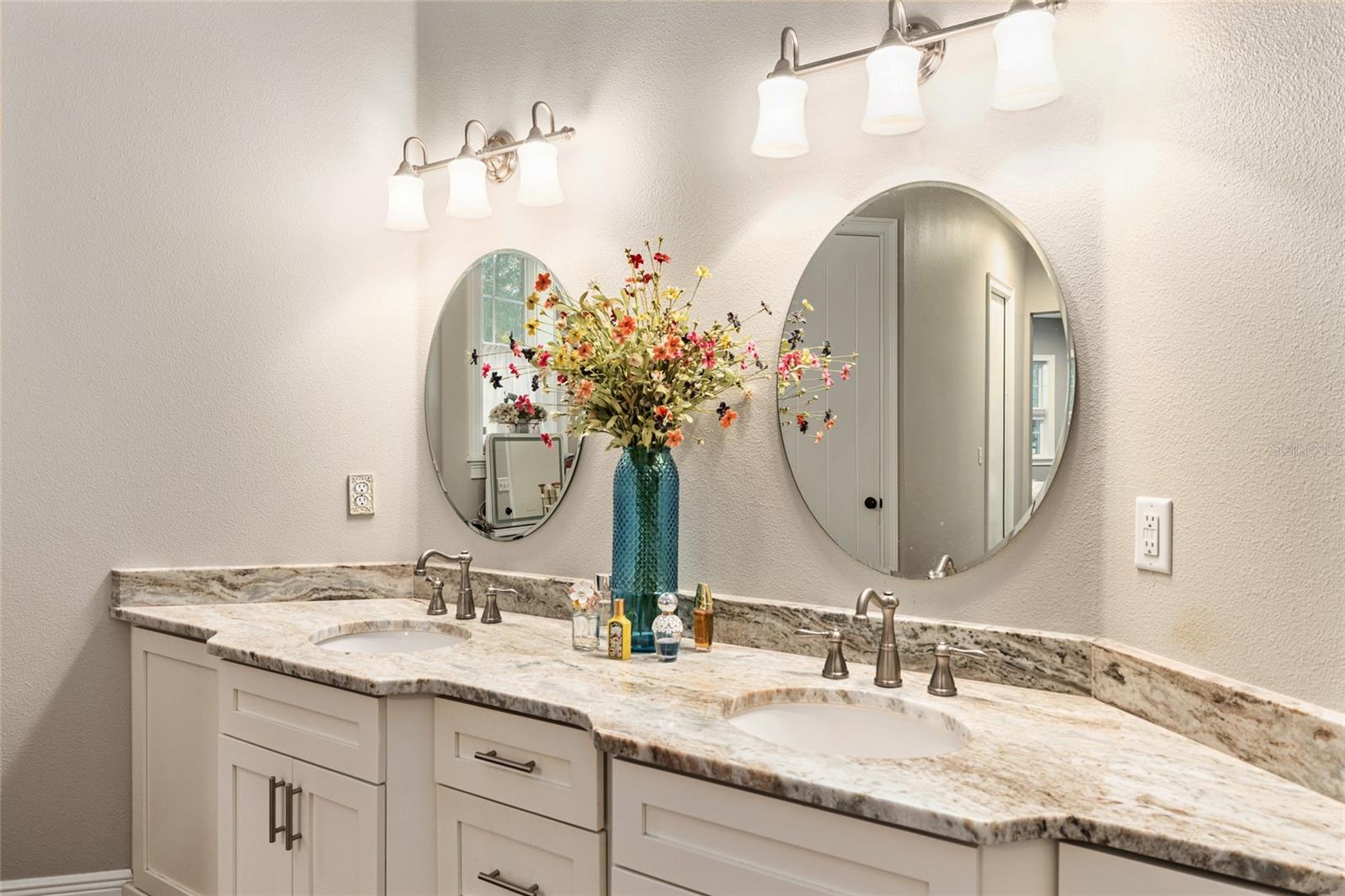 FOUNTAIN OAK - Residential