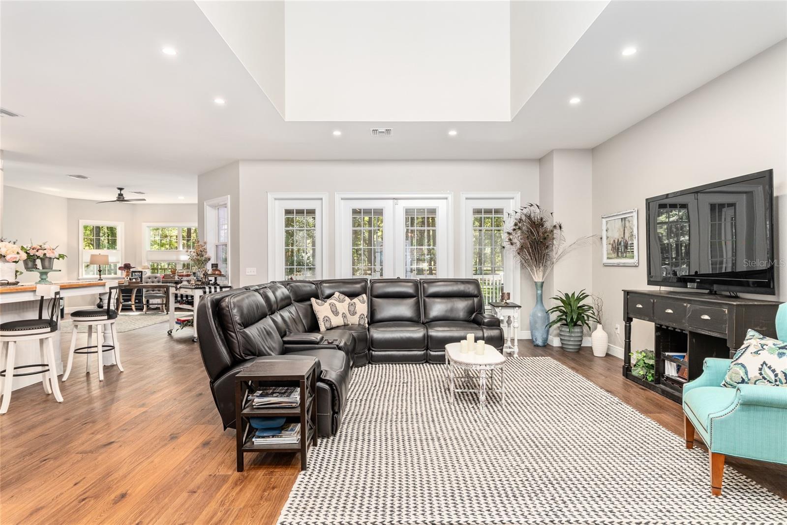 FOUNTAIN OAK - Residential