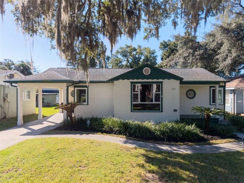 Photo of 1616 E Jefferson Street, Orlando, FL 32803 (MLS # O6449143)