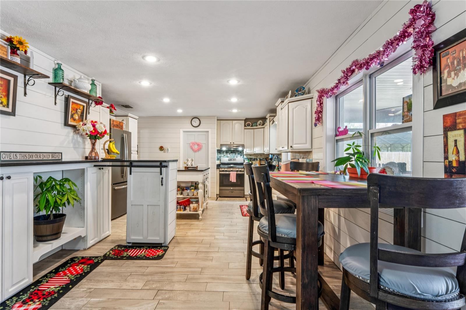 COUNTRYSIDE MANOR SUB - Residential