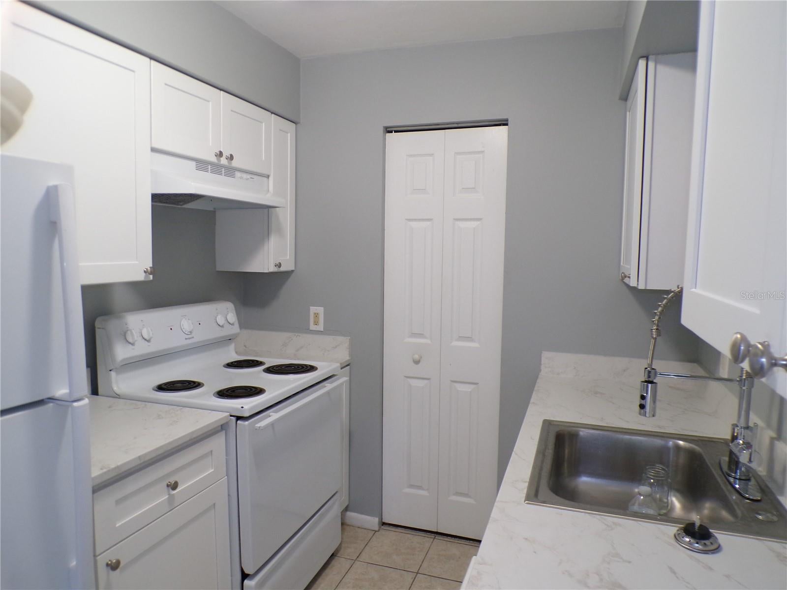 1915 SW 70TH TERRACE