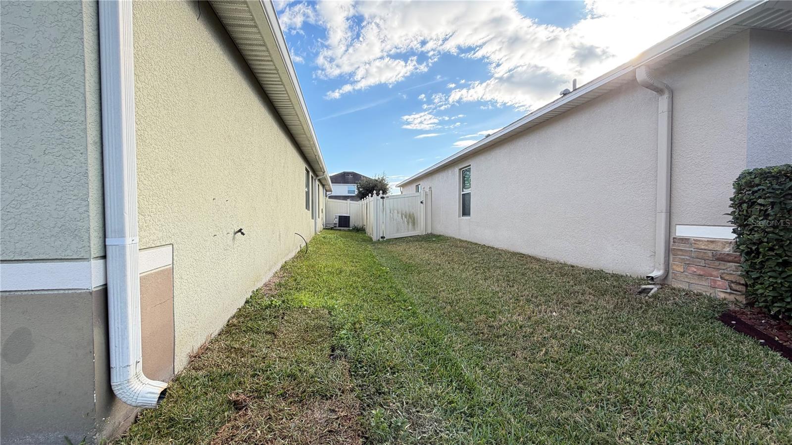 SAWGRASS PLANTATION PH 1B SEC2 - Residential Lease