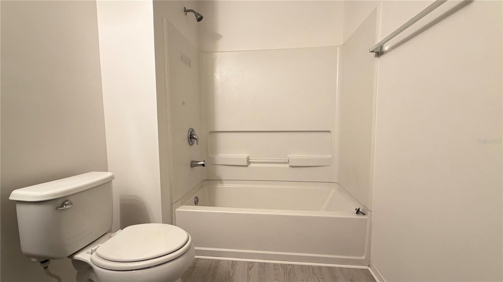 SAWGRASS PLANTATION PH 1B SEC2 - Residential Lease