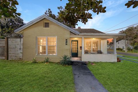 Photo of 114 NE 11th Avenue, Ocala, FL 34470 (MLS # OM704472) Photo of 114 NE 11th Avenue, Ocala, FL 34470 (MLS # OM704472)