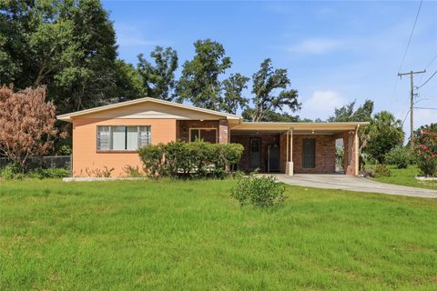Photo of 620 W Cummings Street, Lake Alfred, FL 33850 (MLS # O6415315)