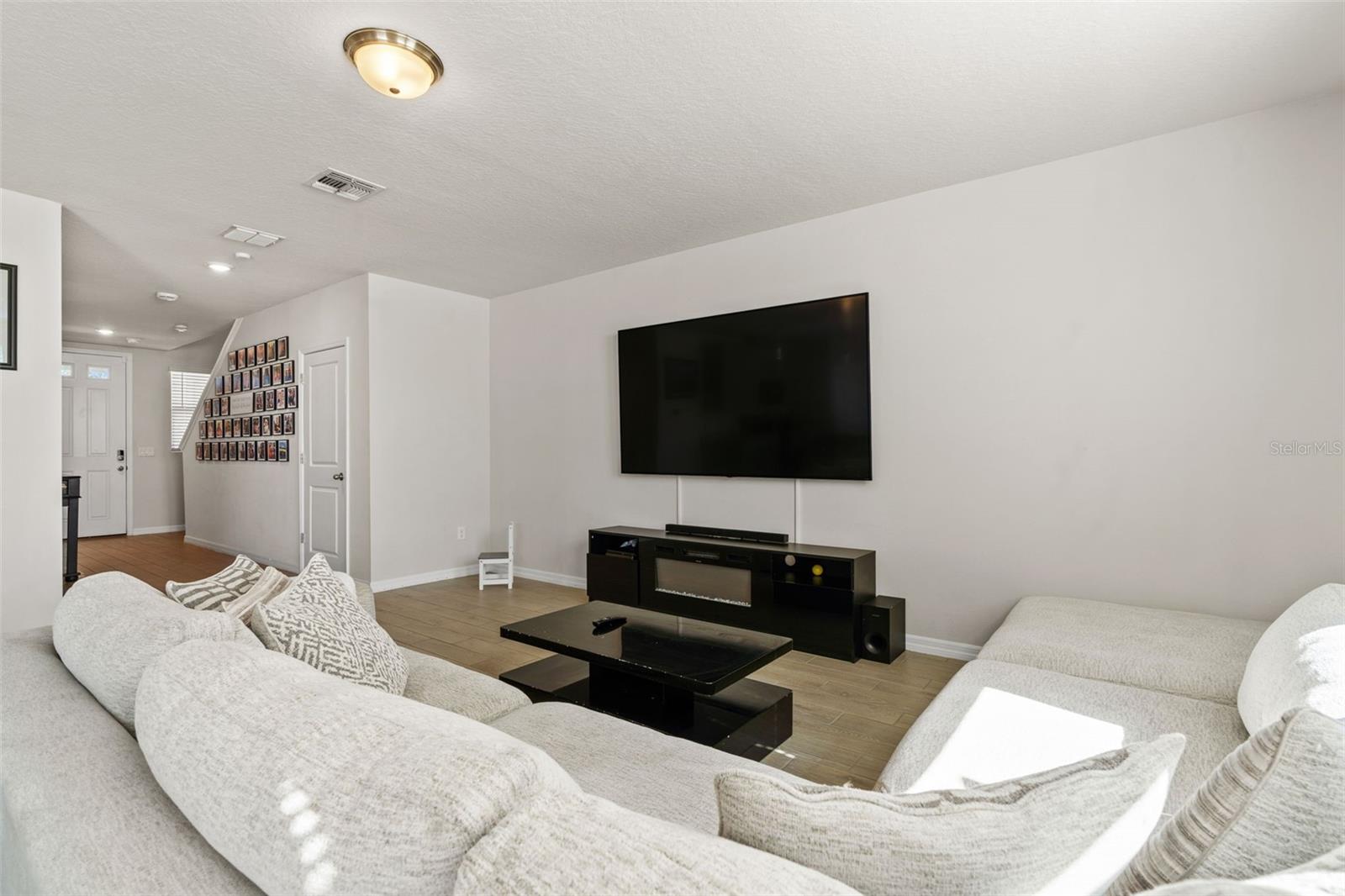 3224 FRESNO PLACE