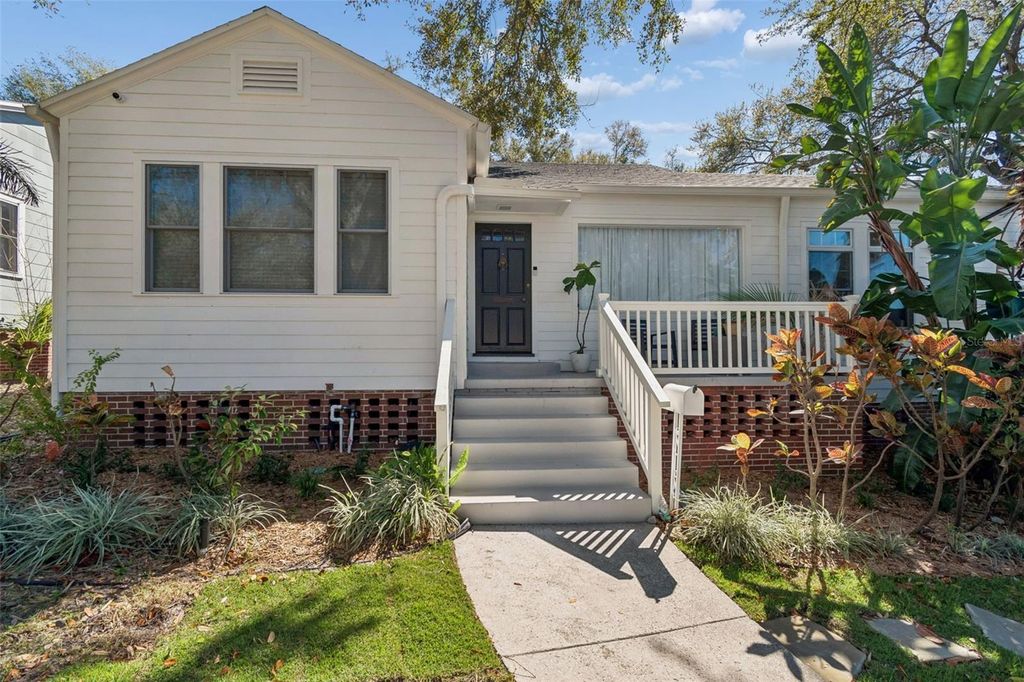 Photo of 1003 E Clifton Street, Tampa, FL 33604 (MLS # TB8480524)