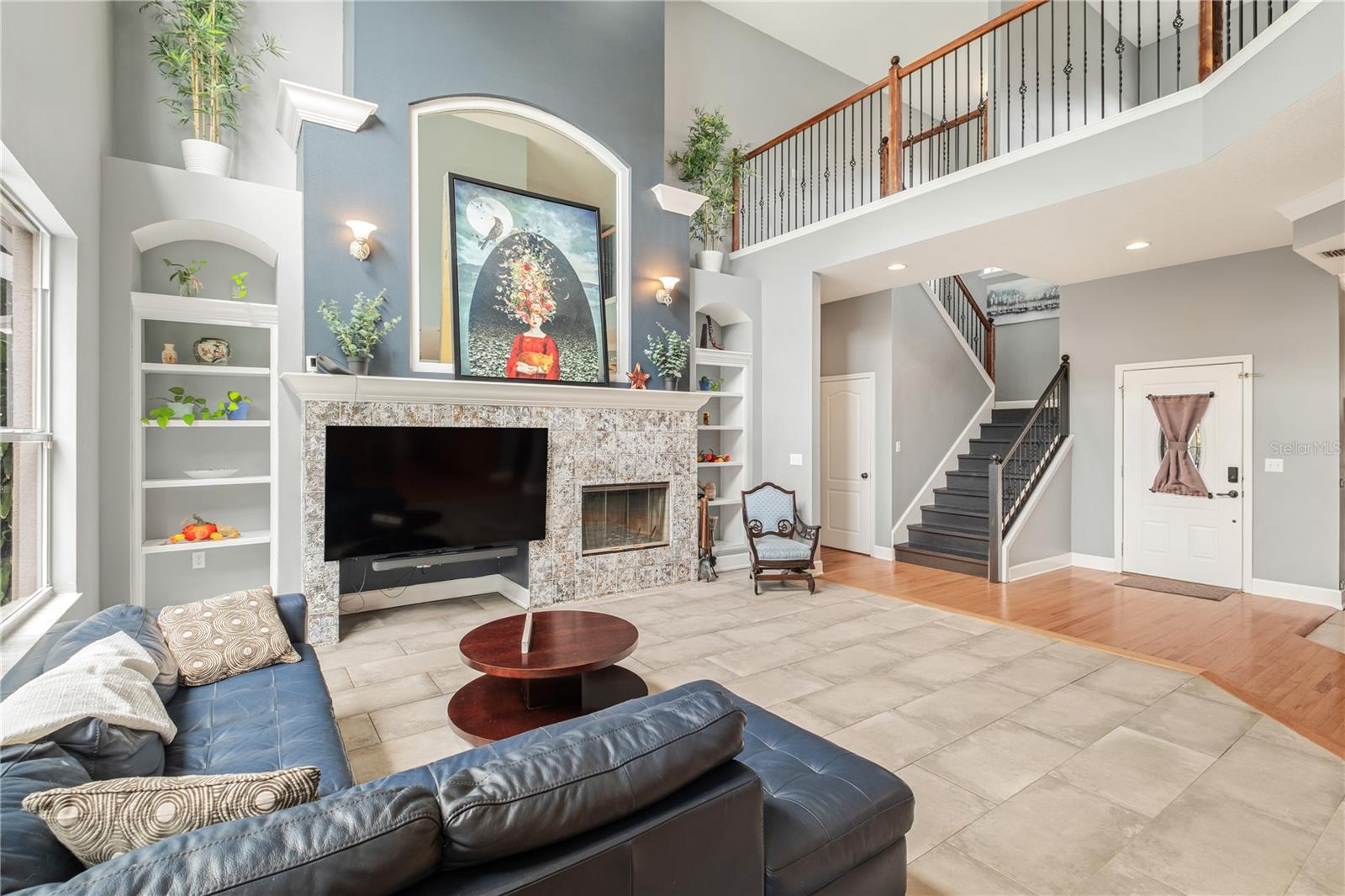 HOLLINGTON OAKS - Residential