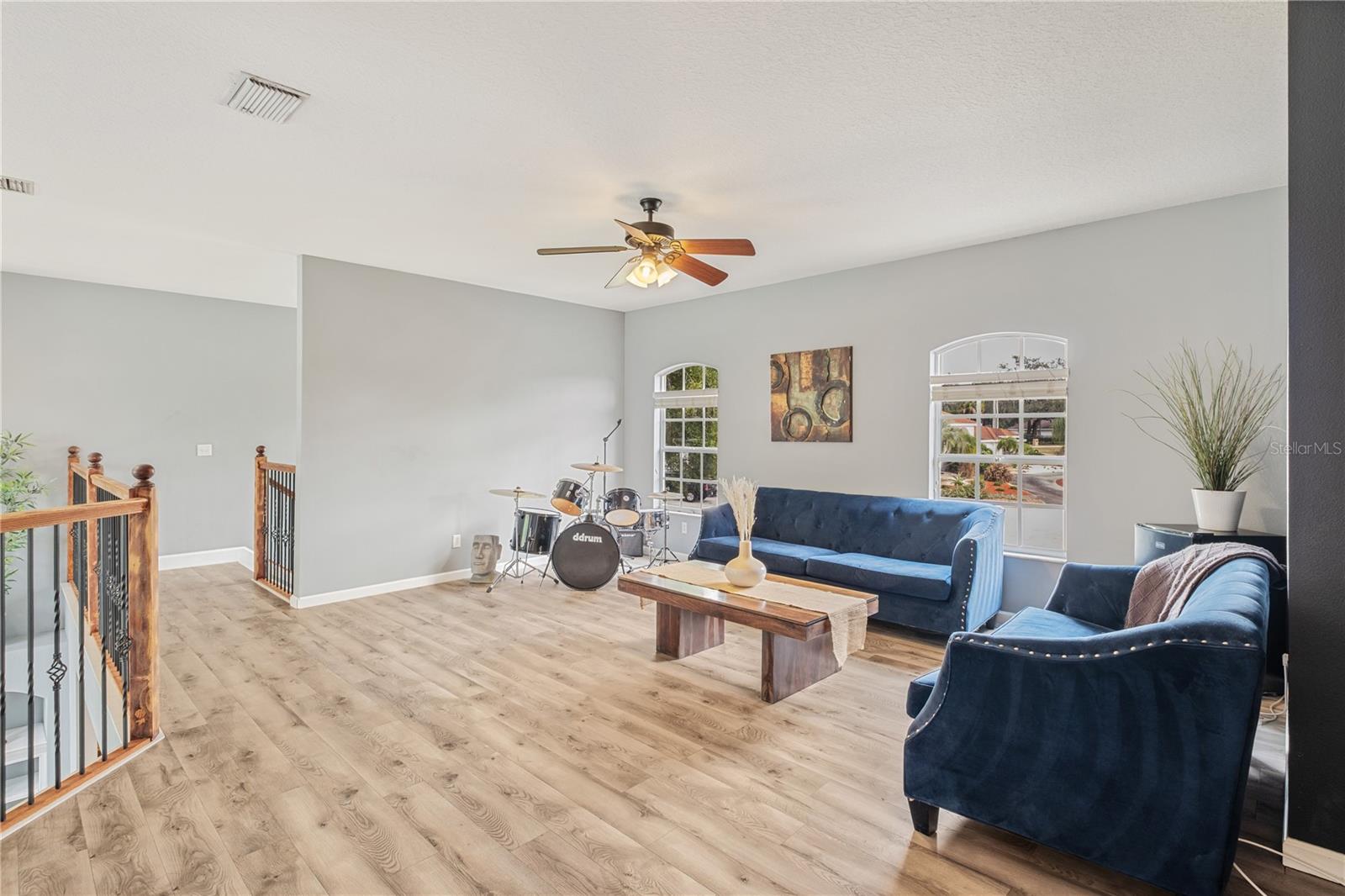 HOLLINGTON OAKS - Residential