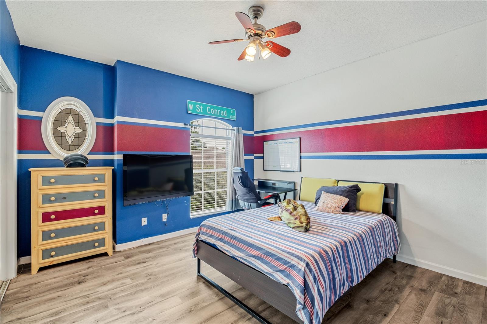 HOLLINGTON OAKS - Residential