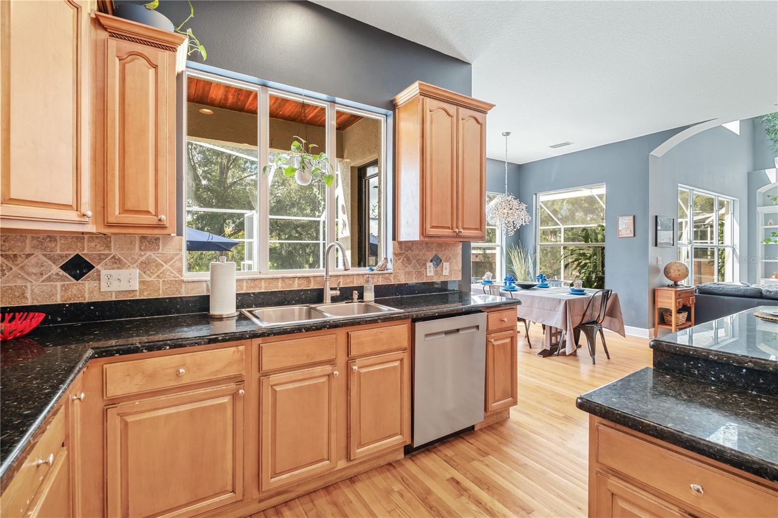 HOLLINGTON OAKS - Residential