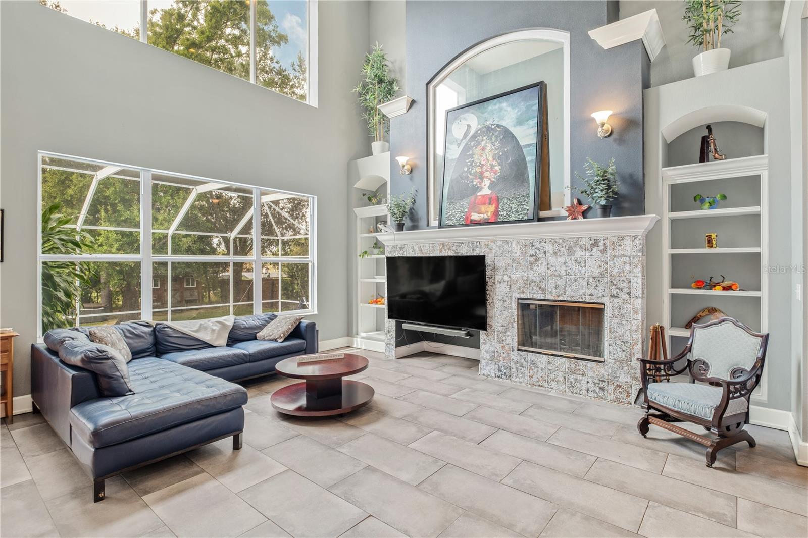 HOLLINGTON OAKS - Residential