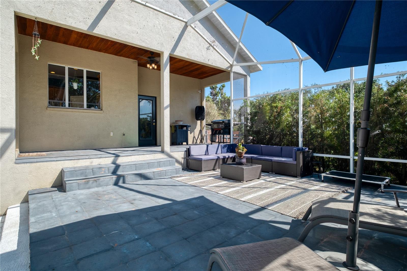 HOLLINGTON OAKS - Residential