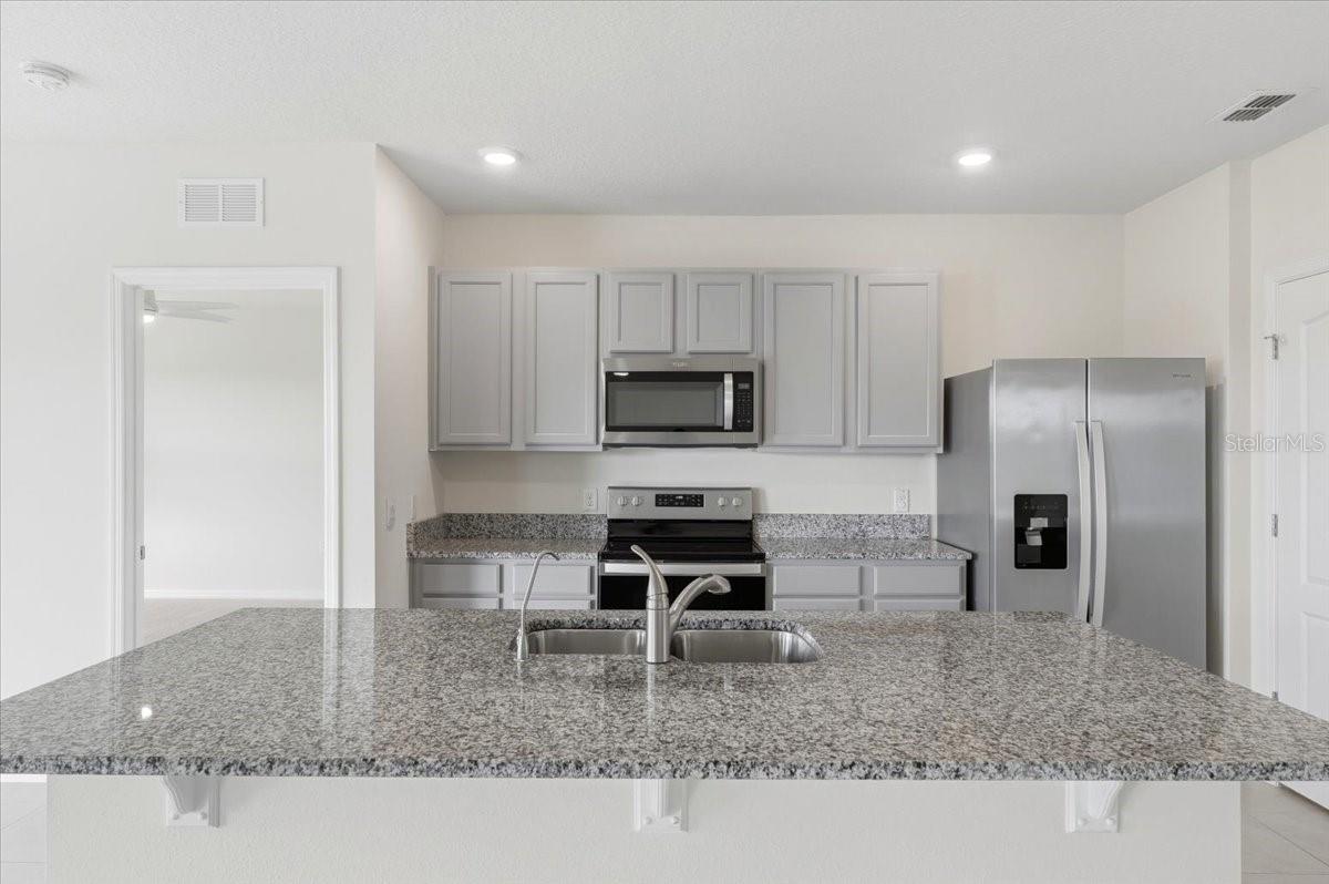 LAKES/LAUREL HLNDS PH 2B - Residential