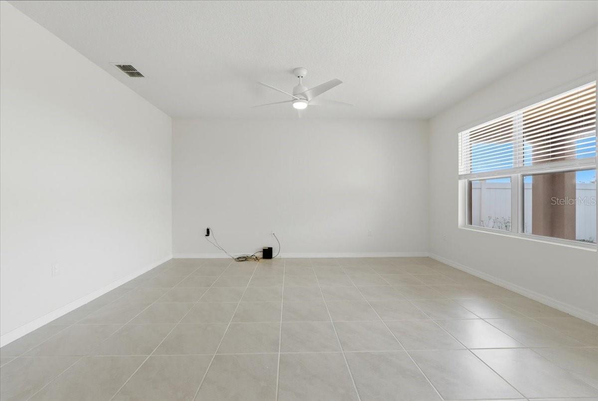 LAKES/LAUREL HLNDS PH 2B - Residential