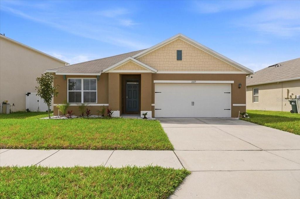 Photo of 2829 Grandbury Grove Road, Lakeland, FL 33811 (MLS # TB8487478)