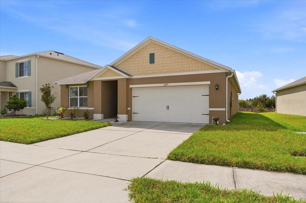 Photo of 2829 Grandbury Grove Road, Lakeland, FL 33811 (MLS # TB8487478)
