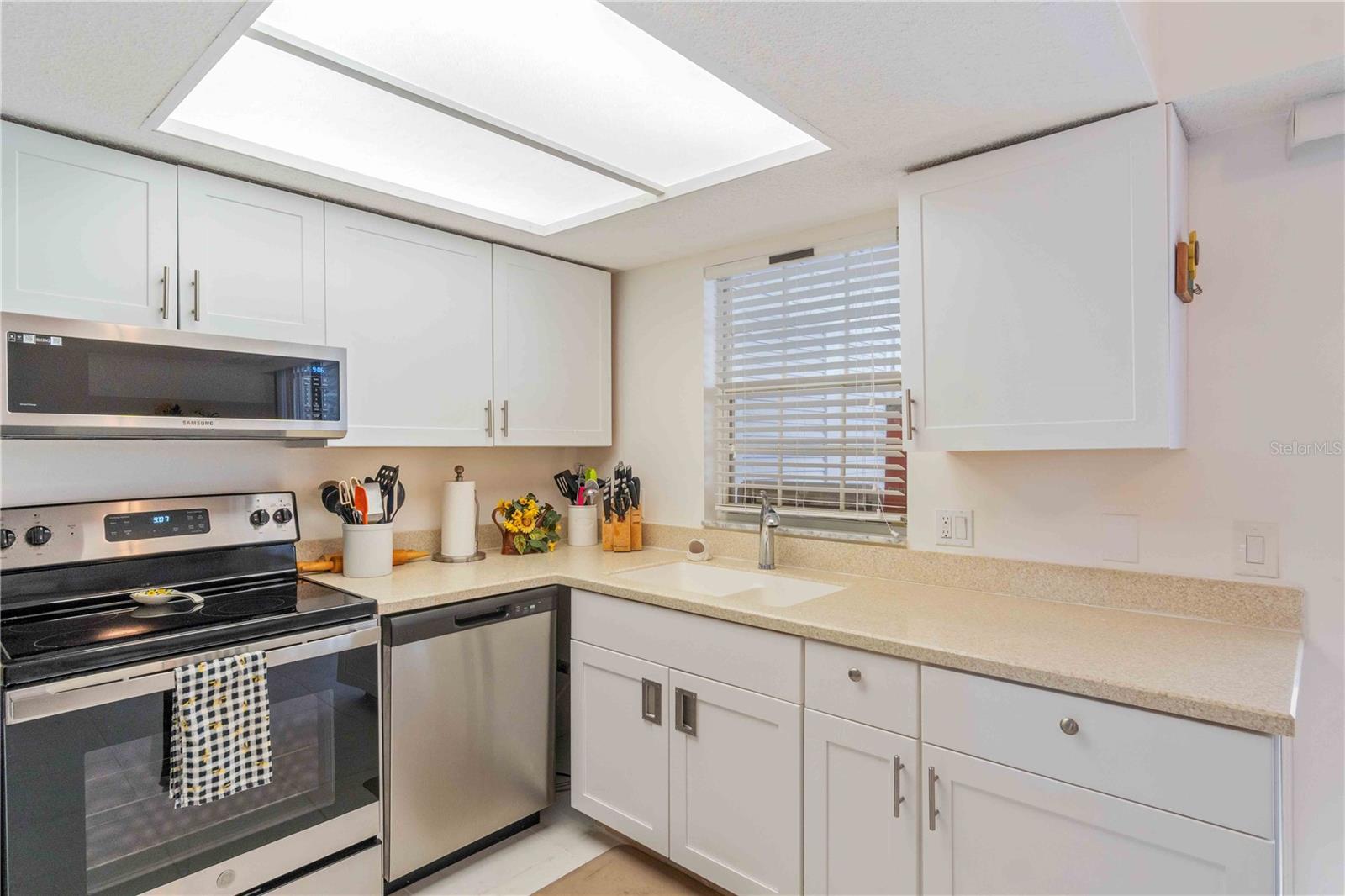 MARIA MANOR - Residential