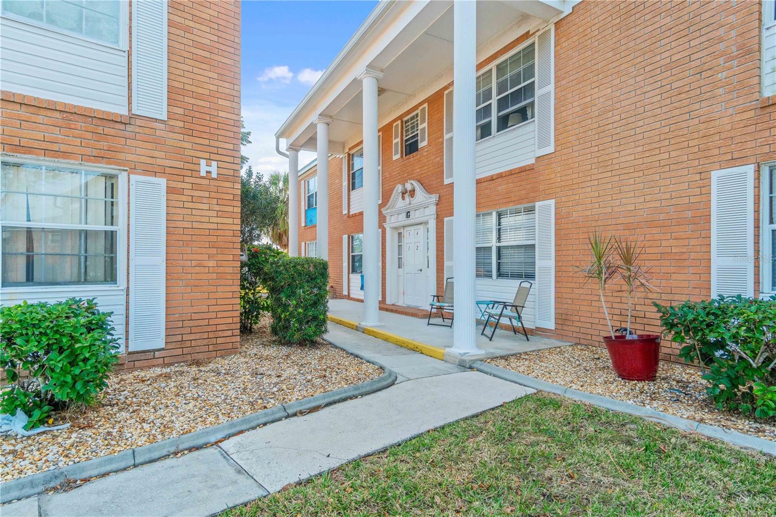 4158 TAMIAMI TRAIL G2