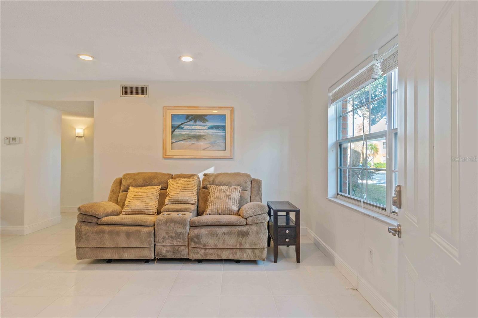 MARIA MANOR - Residential