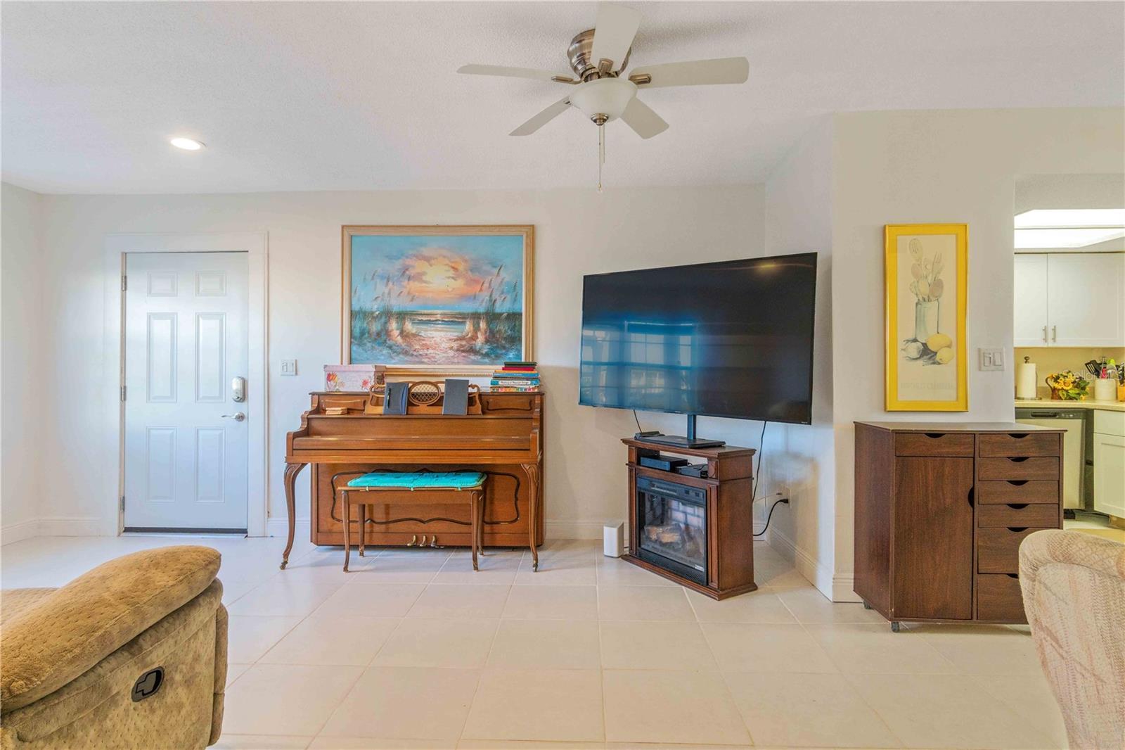 MARIA MANOR - Residential