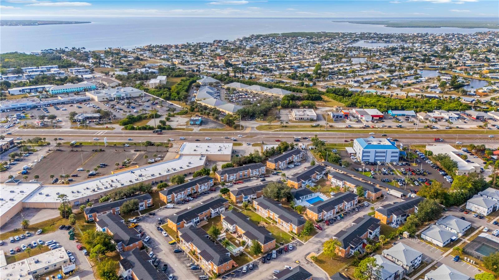 4158 TAMIAMI TRAIL G2