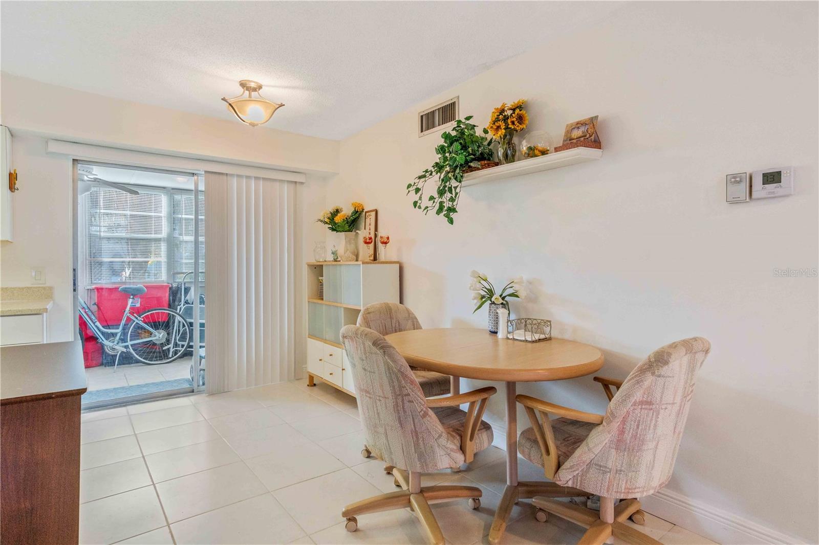 MARIA MANOR - Residential