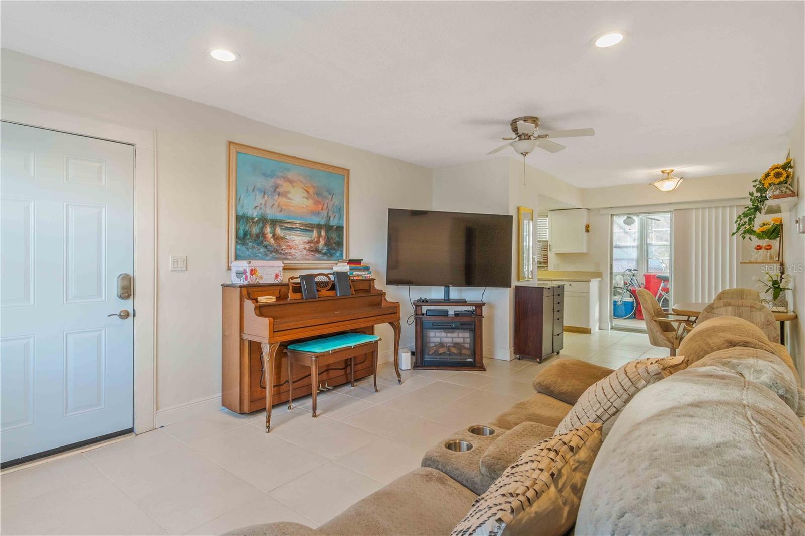 MARIA MANOR - Residential