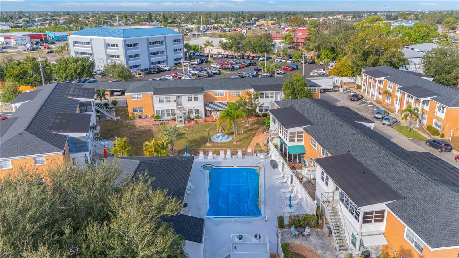 MARIA MANOR - Residential