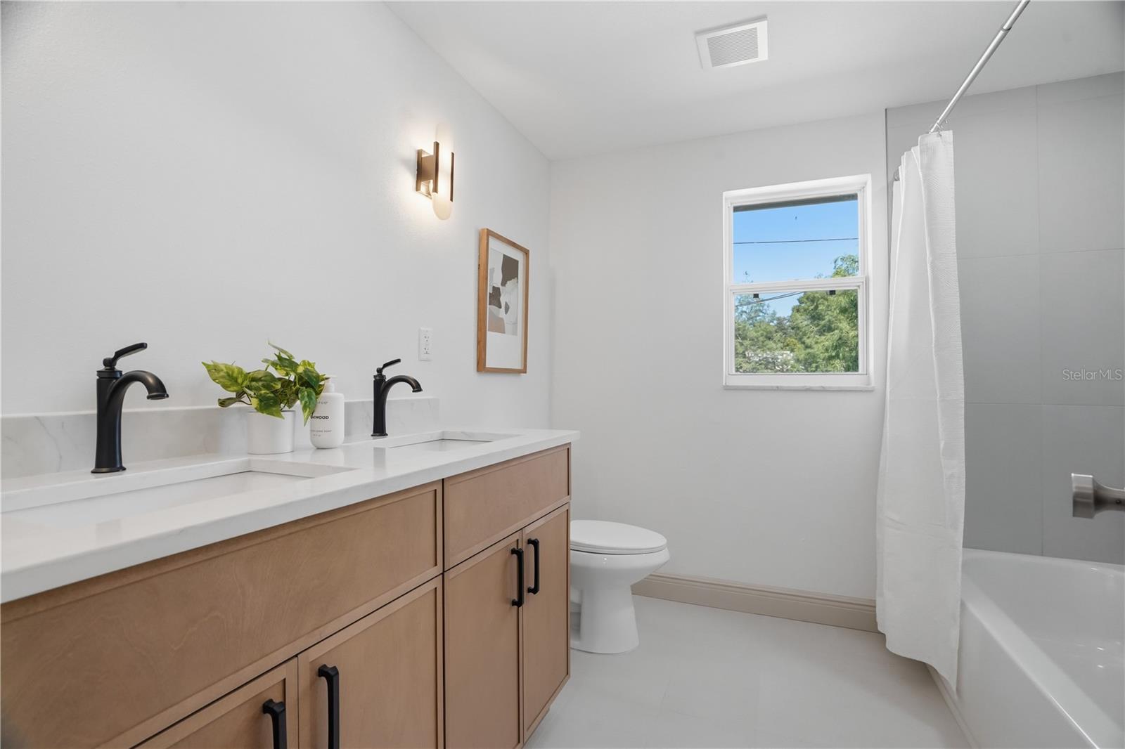 FAIRWAY MANOR - Residential