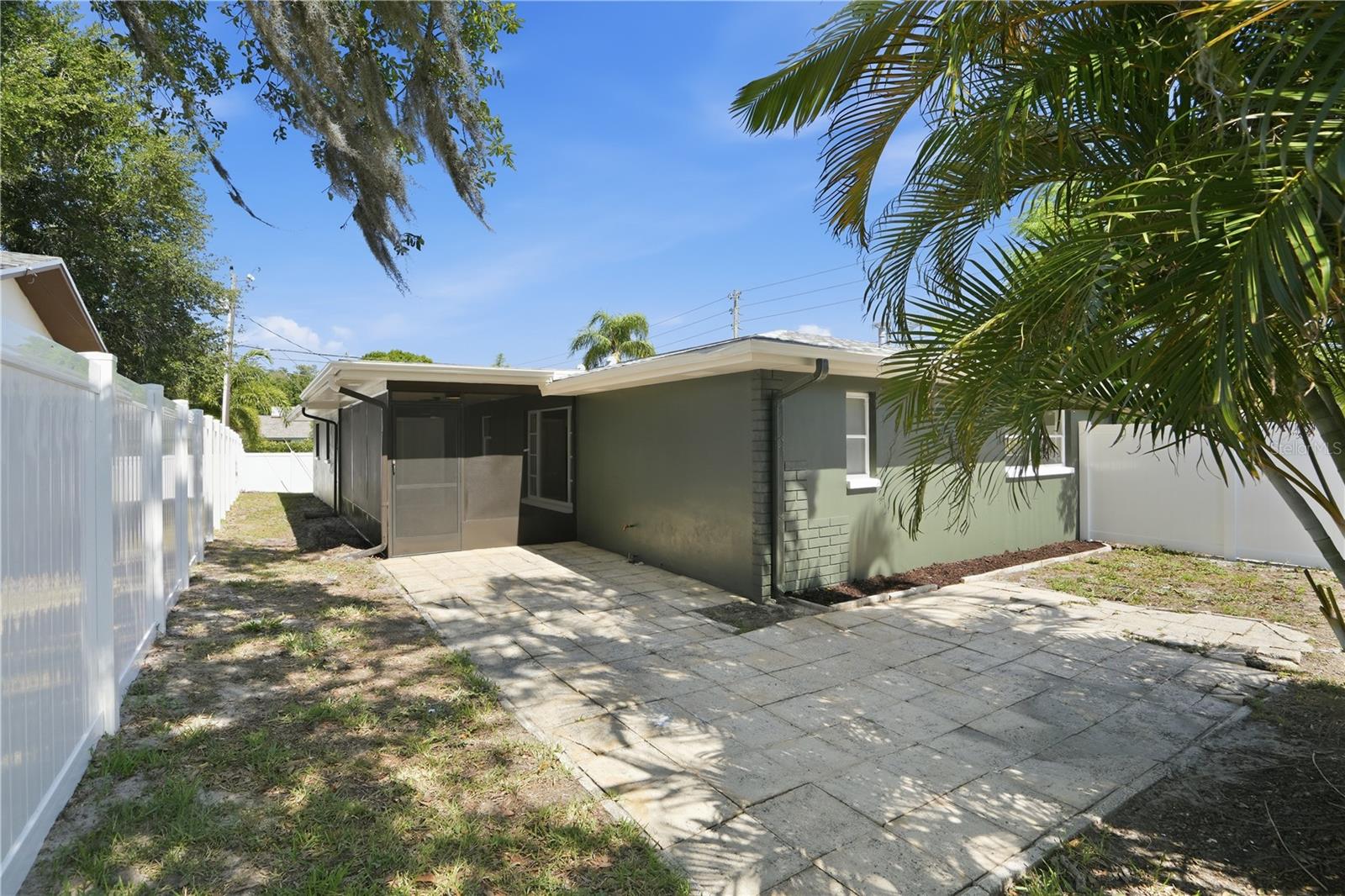 FAIRWAY MANOR - Residential