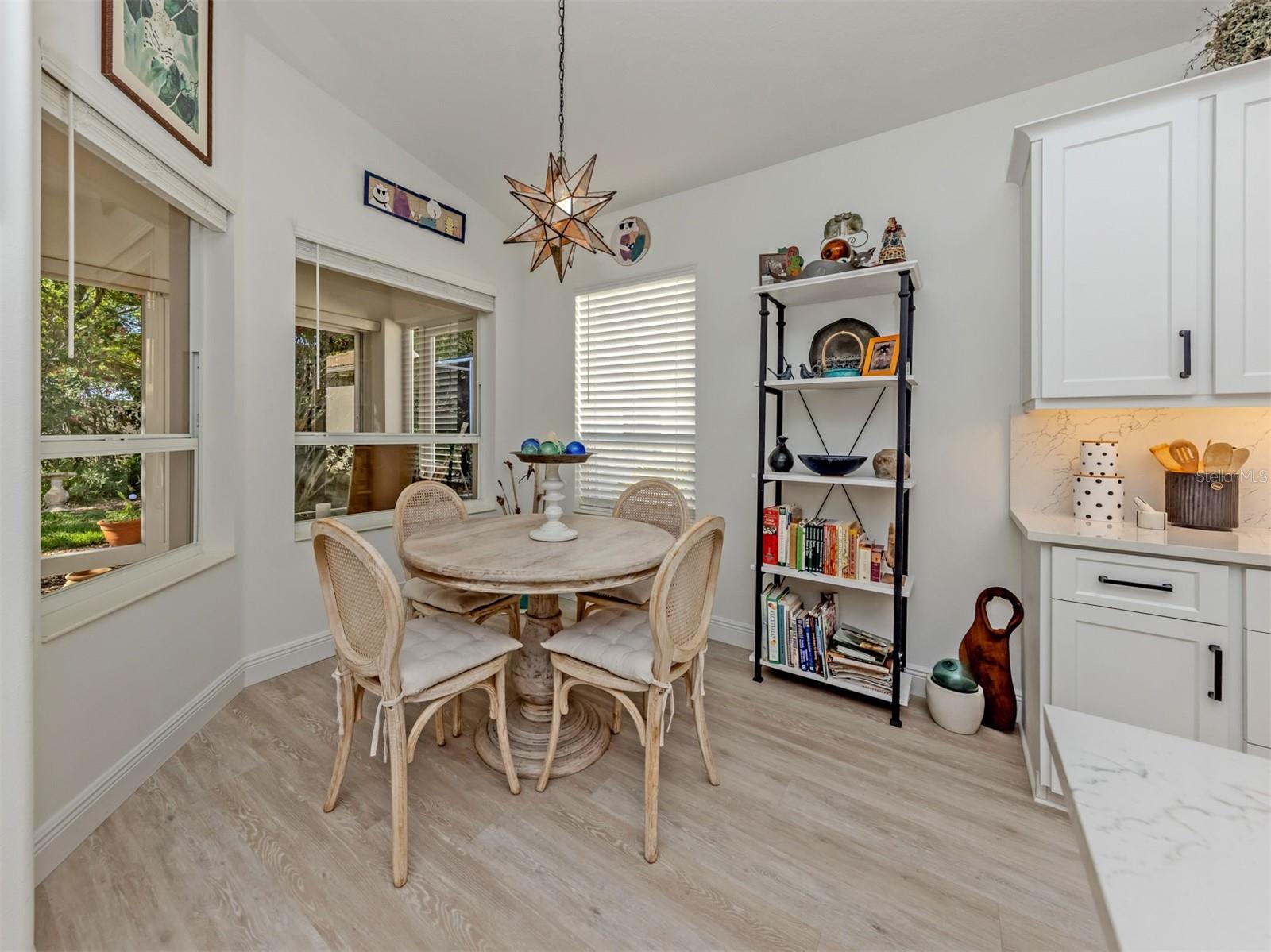 PELICAN POINTE GOLF & COUNTRY CLUB - Residential