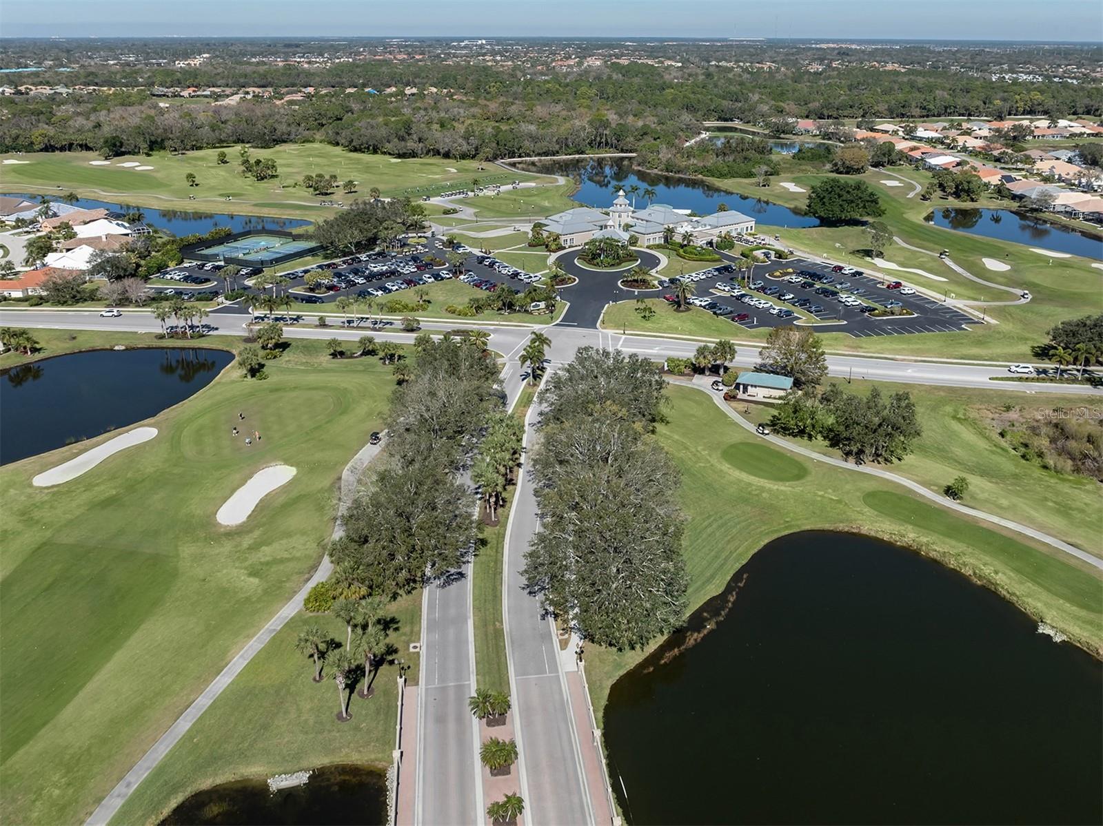 PELICAN POINTE GOLF & COUNTRY CLUB - Residential