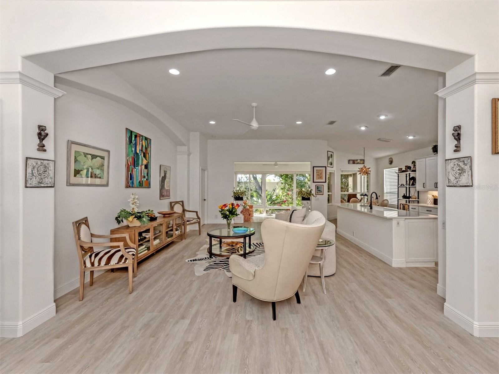 PELICAN POINTE GOLF & COUNTRY CLUB - Residential