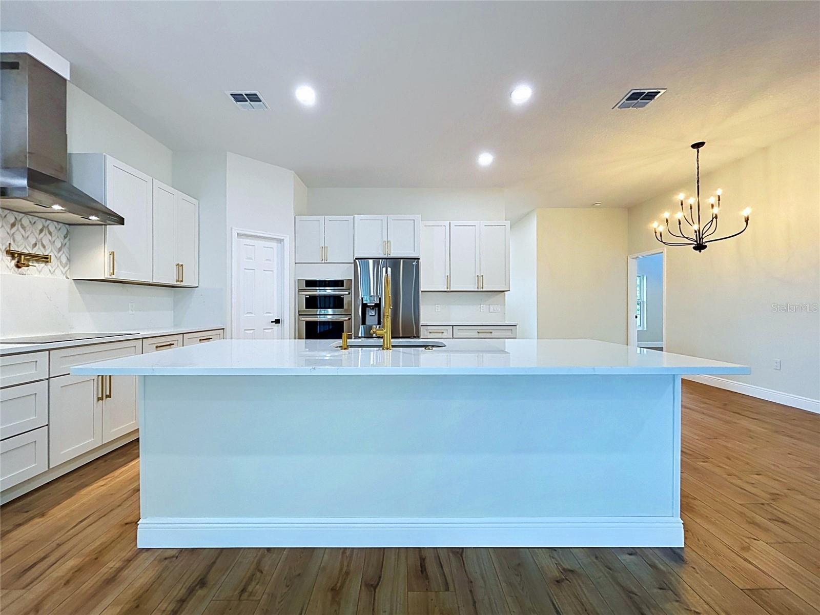 KNOLLWOOD ACRES - Residential