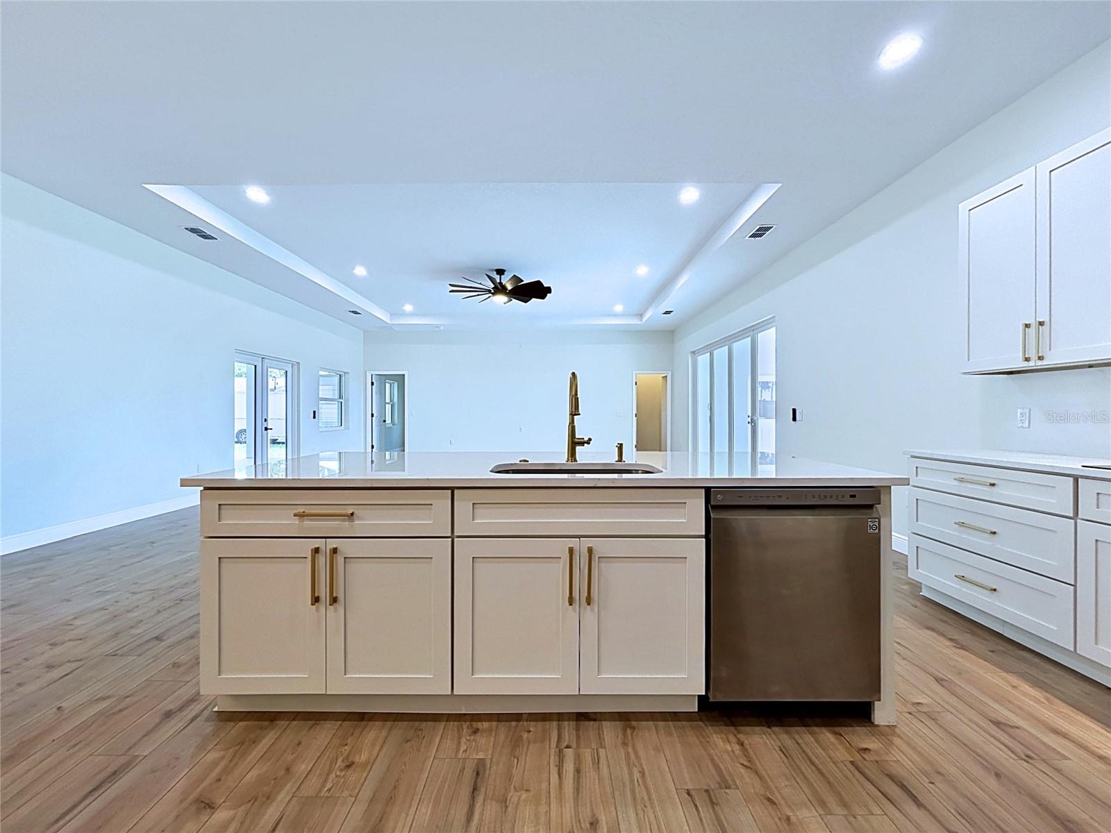 KNOLLWOOD ACRES - Residential