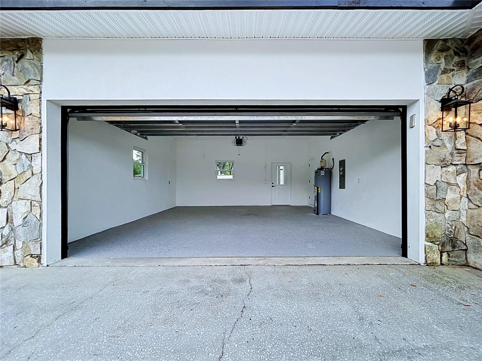 KNOLLWOOD ACRES - Residential