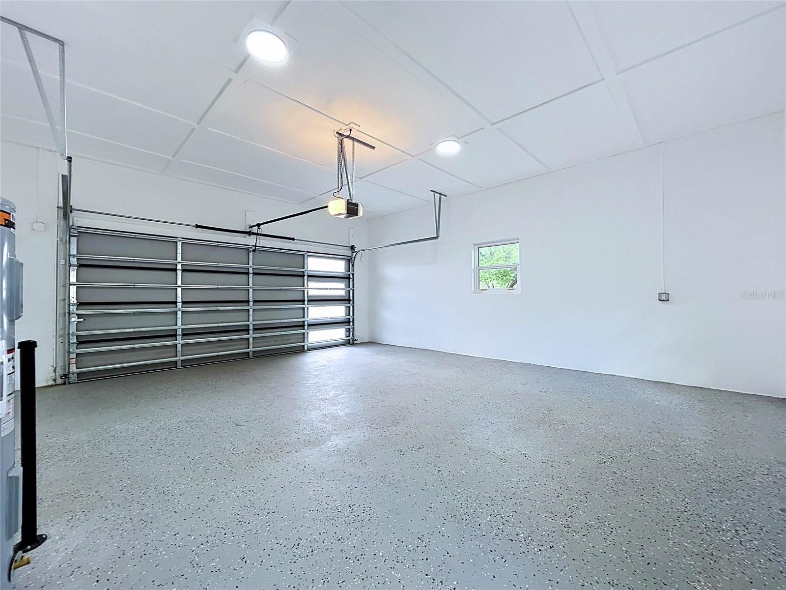 KNOLLWOOD ACRES - Residential