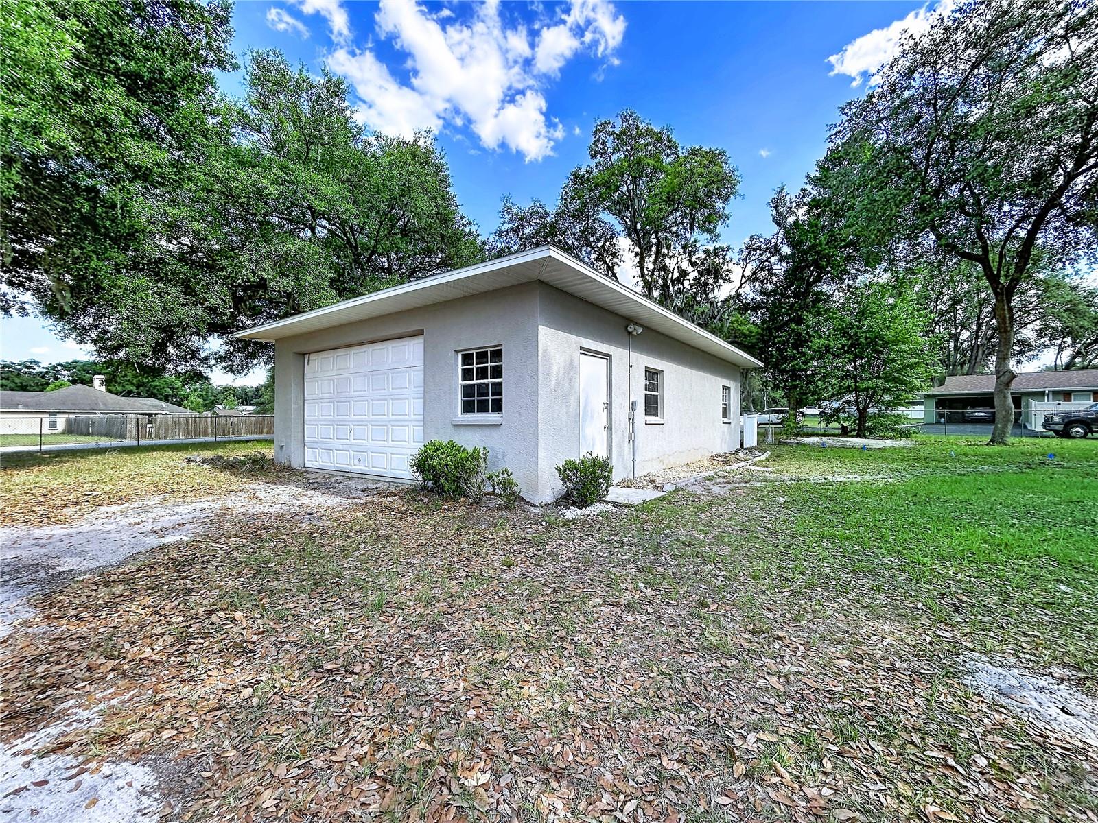 KNOLLWOOD ACRES - Residential