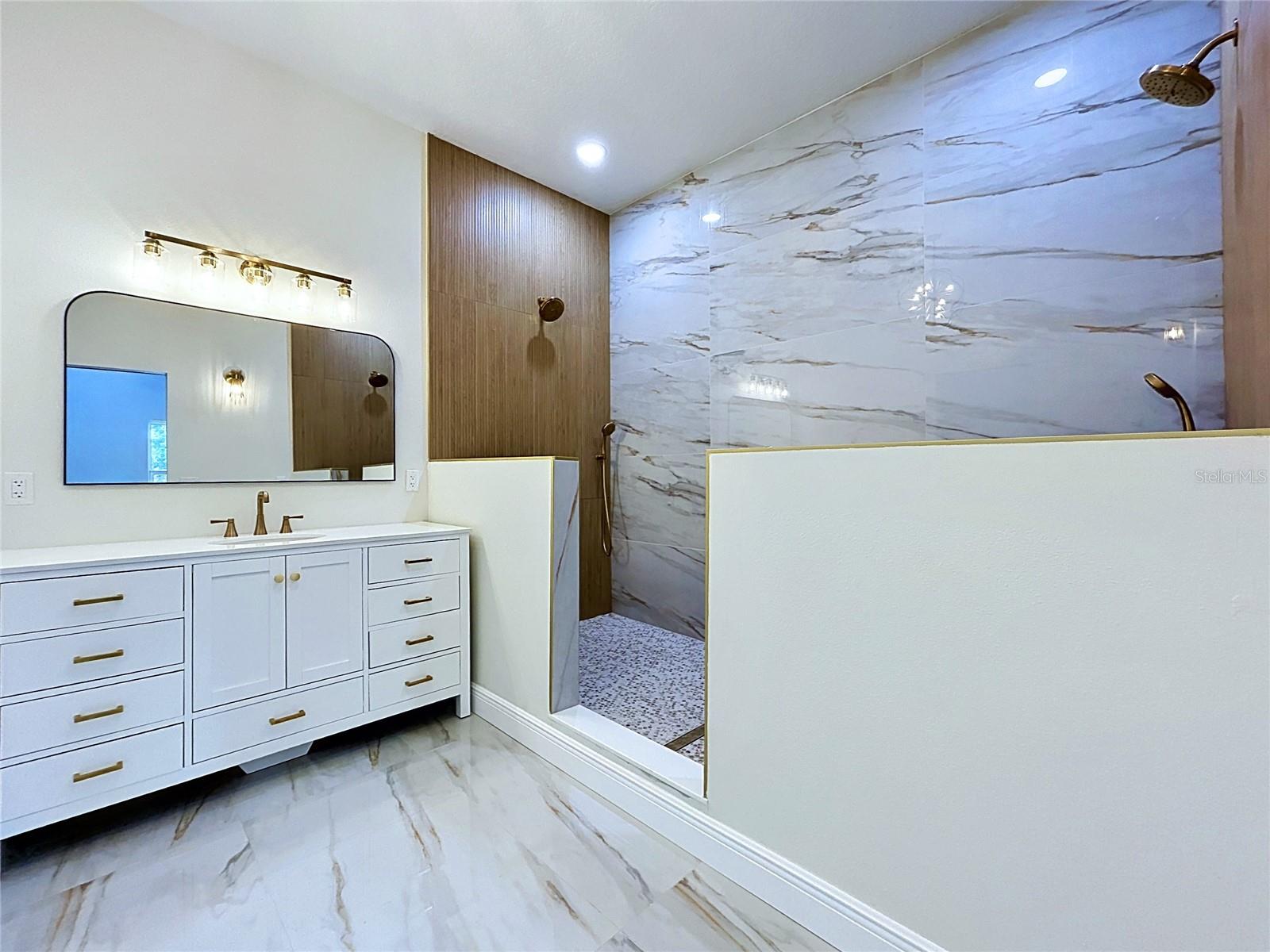 KNOLLWOOD ACRES - Residential