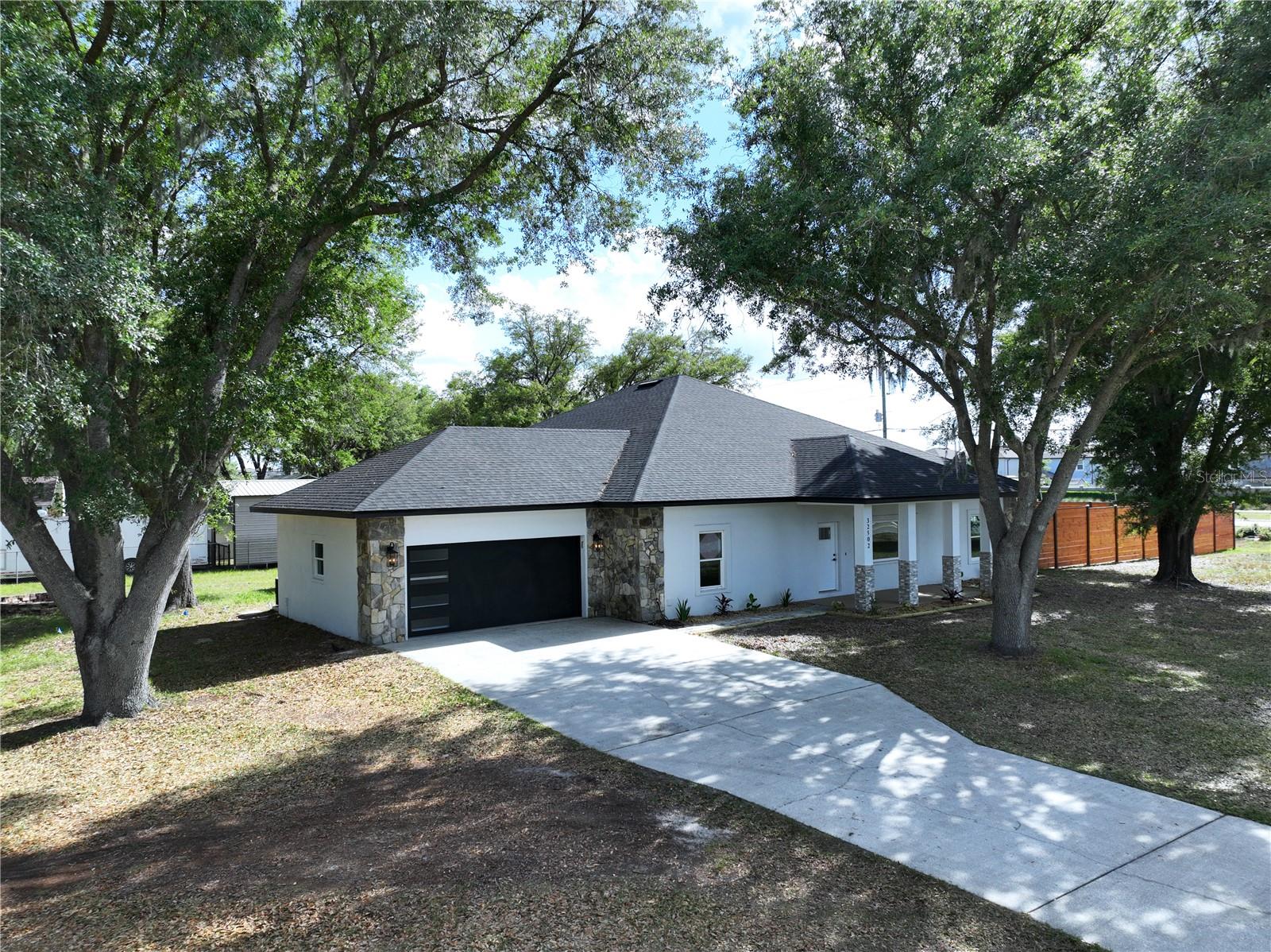 KNOLLWOOD ACRES - Residential