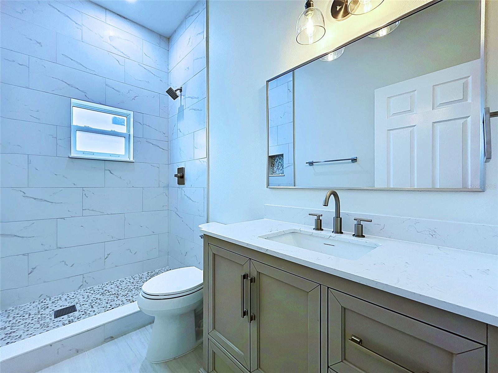 KNOLLWOOD ACRES - Residential