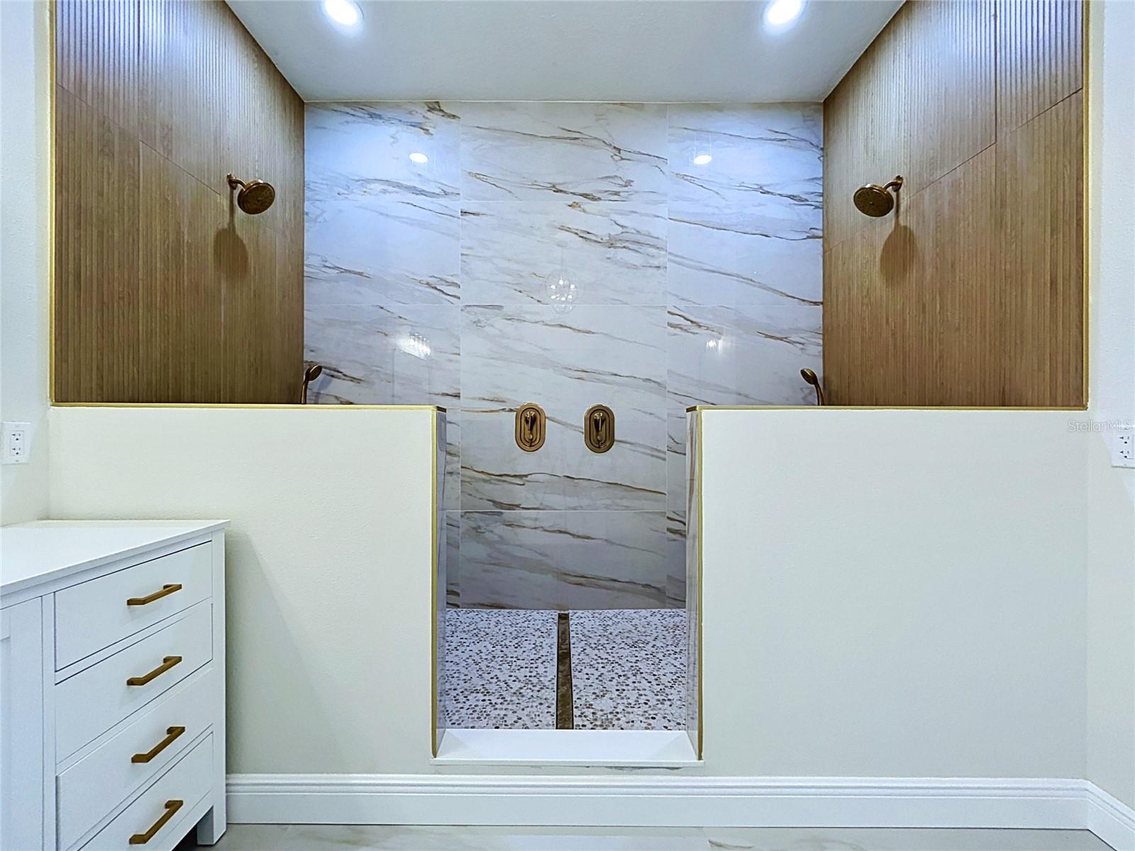 KNOLLWOOD ACRES - Residential