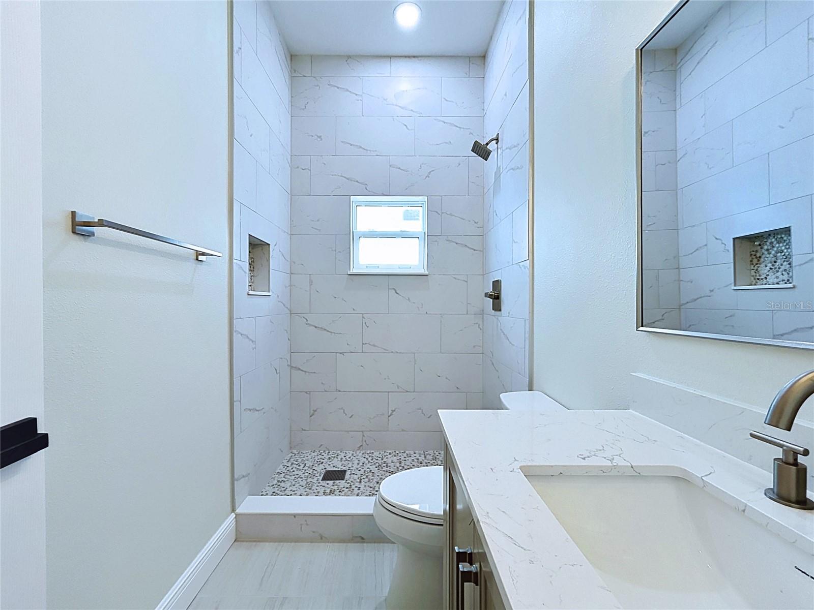 KNOLLWOOD ACRES - Residential