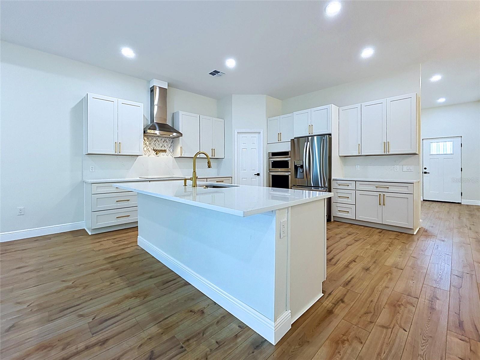 KNOLLWOOD ACRES - Residential