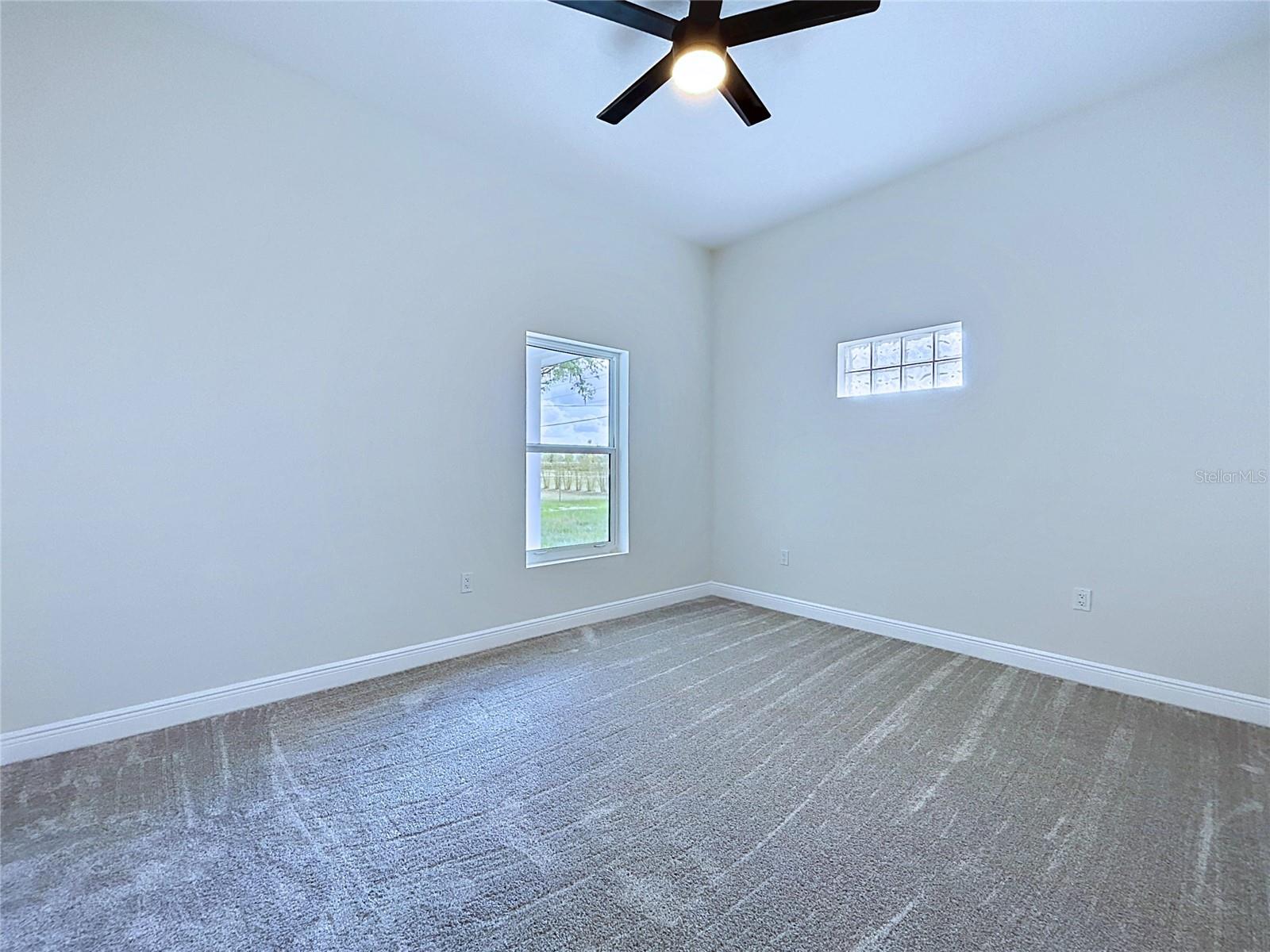 KNOLLWOOD ACRES - Residential