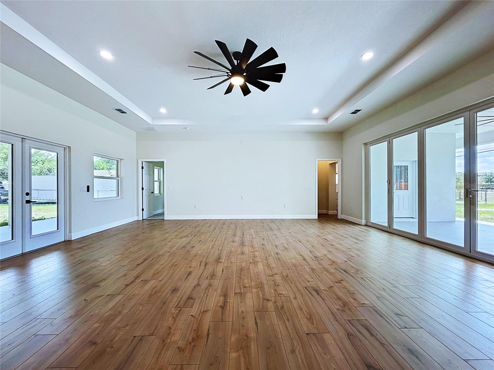 KNOLLWOOD ACRES - Residential