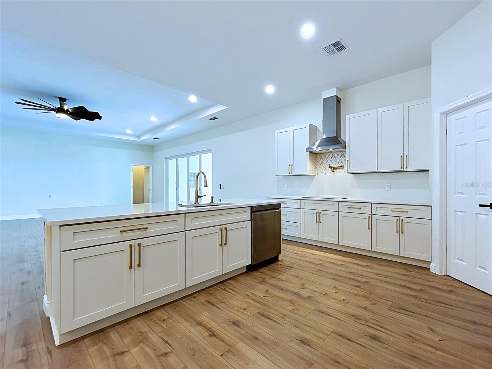 KNOLLWOOD ACRES - Residential