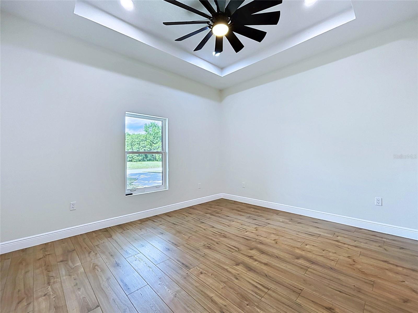 KNOLLWOOD ACRES - Residential